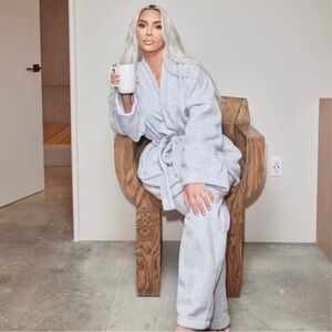 Skims Fleece Wrap Robe - Light Heather Grey